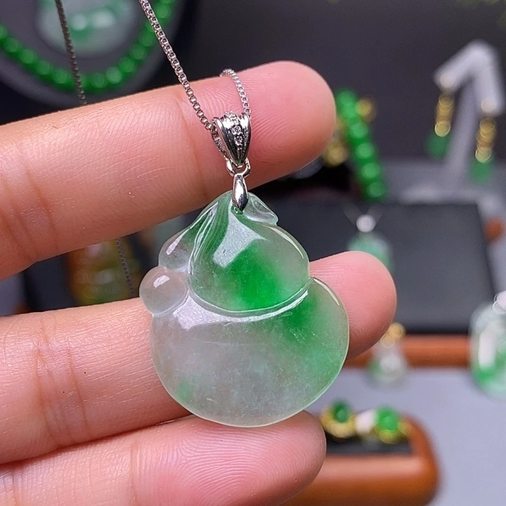 吊坠(赠链)未镶嵌翡翠