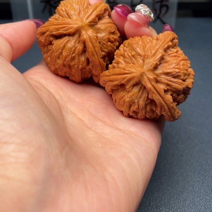 1***m吊坠文玩核桃白狮子