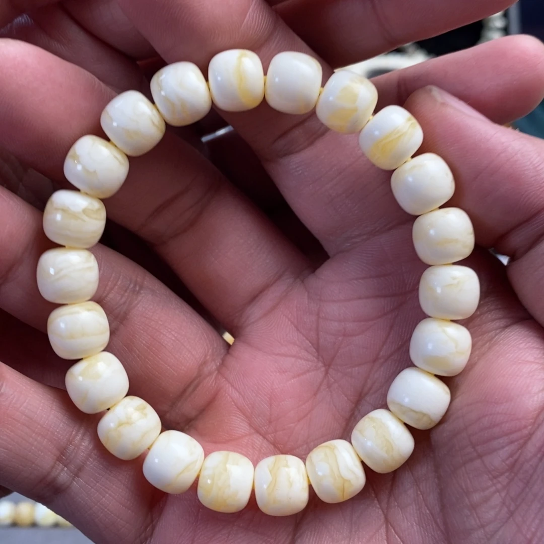 琥珀未镶嵌裸石同料瓷白虎皮10mm