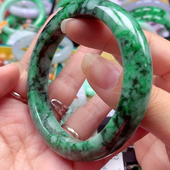 翡翠未镶嵌手镯翡翠