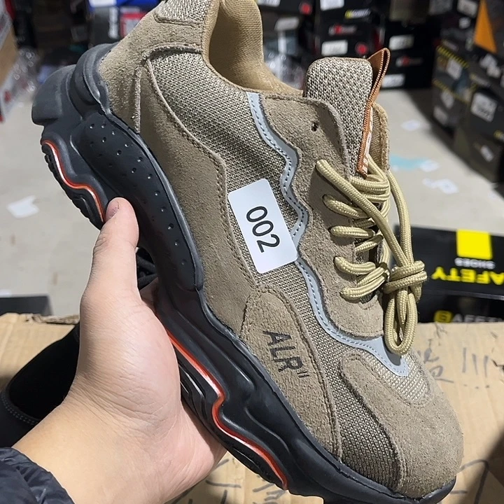 39码，编号002防砸防刺劳保鞋