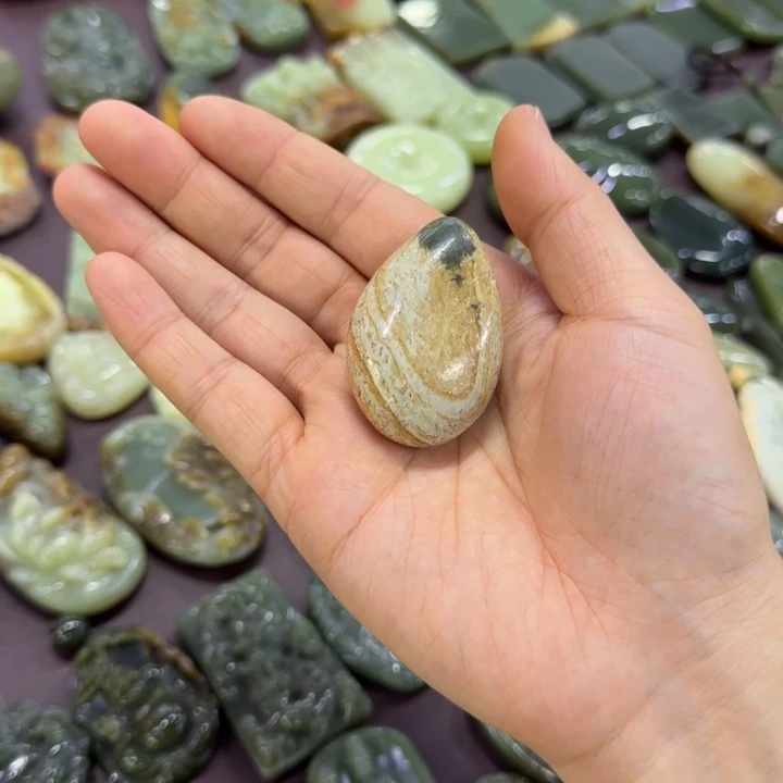 岫岩河磨玉（透闪石质玉）未镶嵌颈饰
