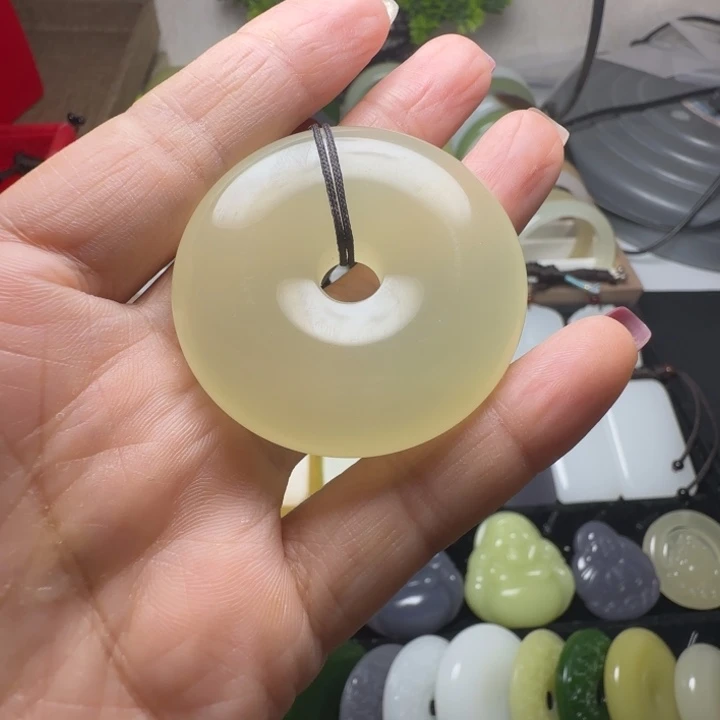 天然新疆和田蜂蜜水平安扣吊坠