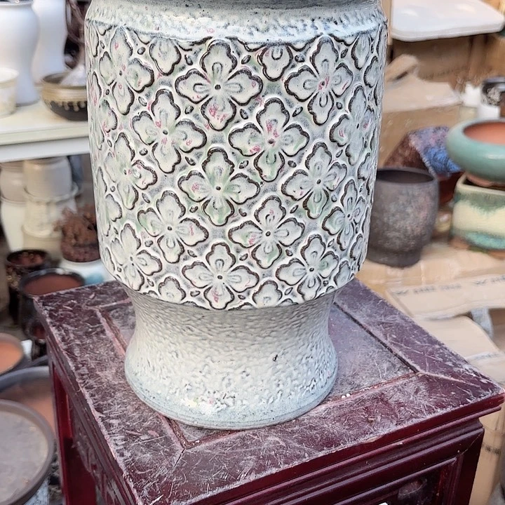 紫砂茶碗口径20高度30白彩菠萝