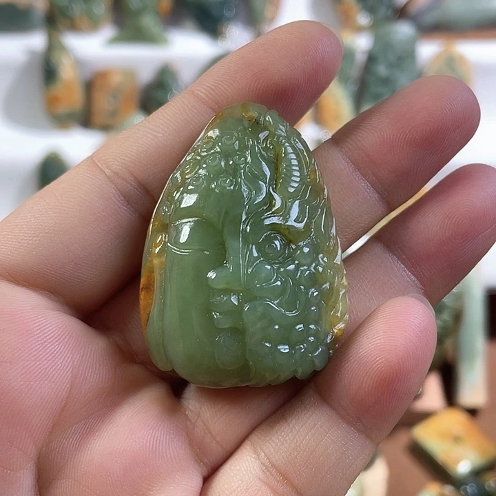 仔***仔岫岩河磨玉(透闪石质玉)未镶嵌颈饰