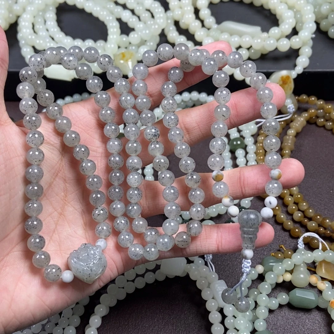 和田玉未镶嵌把件