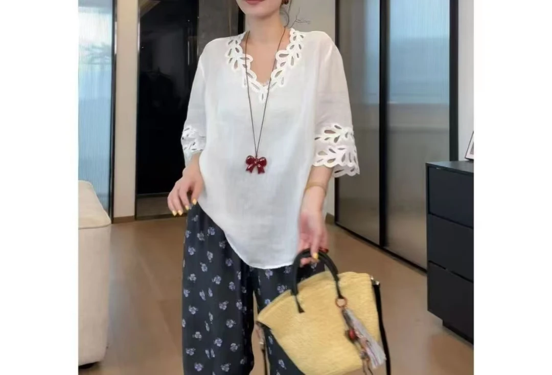 凤姐定制 {V领麻料短袖}F0062025020时尚百搭极简立体镂空花边T恤