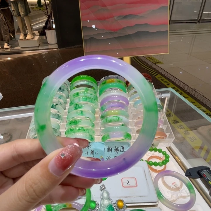 翡翠手镯未镶嵌翡翠手镯