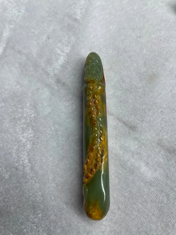 岫岩  河磨玉手工雕刻，达摩，天然原皮挂件可把玩