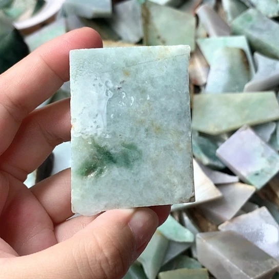 翡翠挂件未镶嵌笑****^翡翠原石