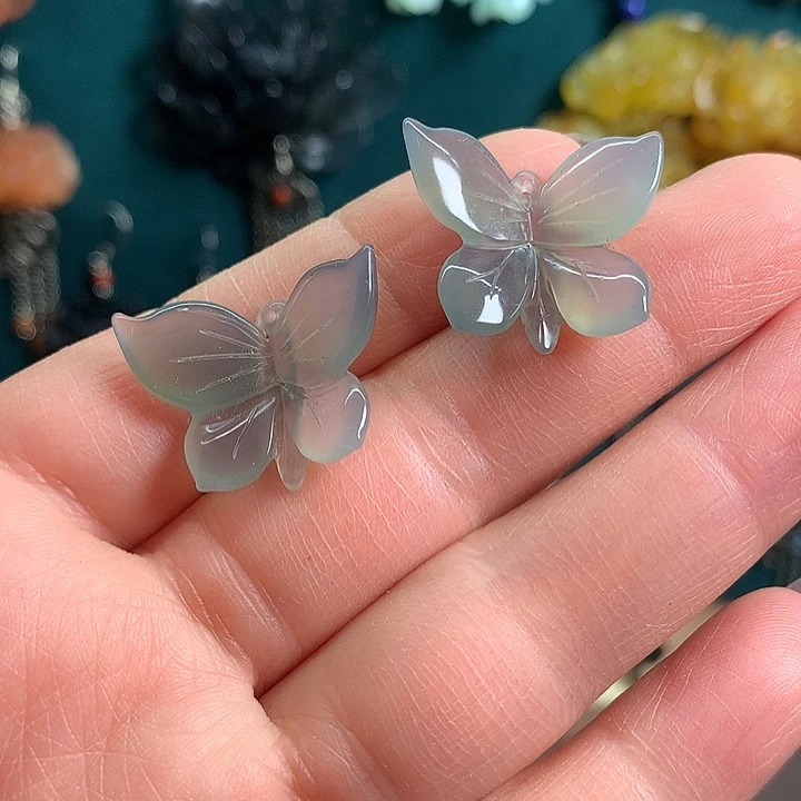 未镶嵌蛇纹石玉耳饰