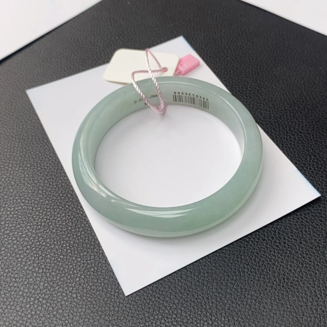 翡翠手镯未镶嵌天然翡翠手镯