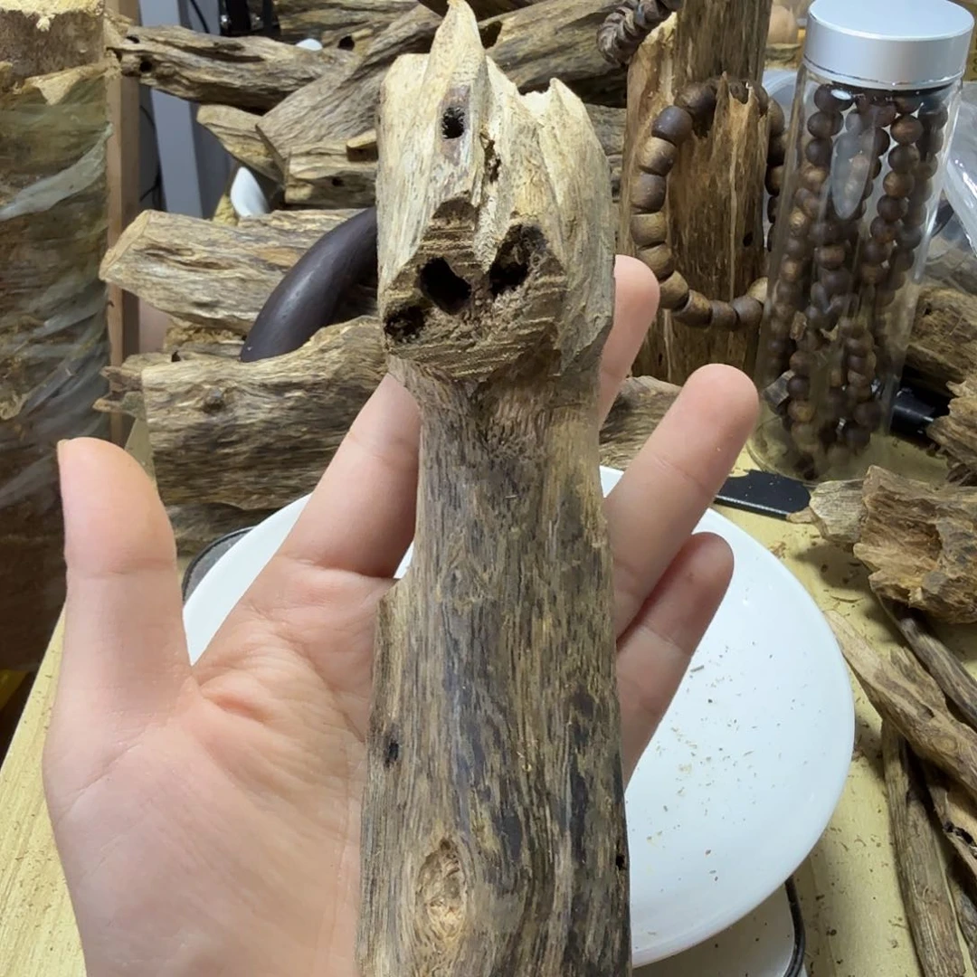 木绿奇楠虫漏67.8克