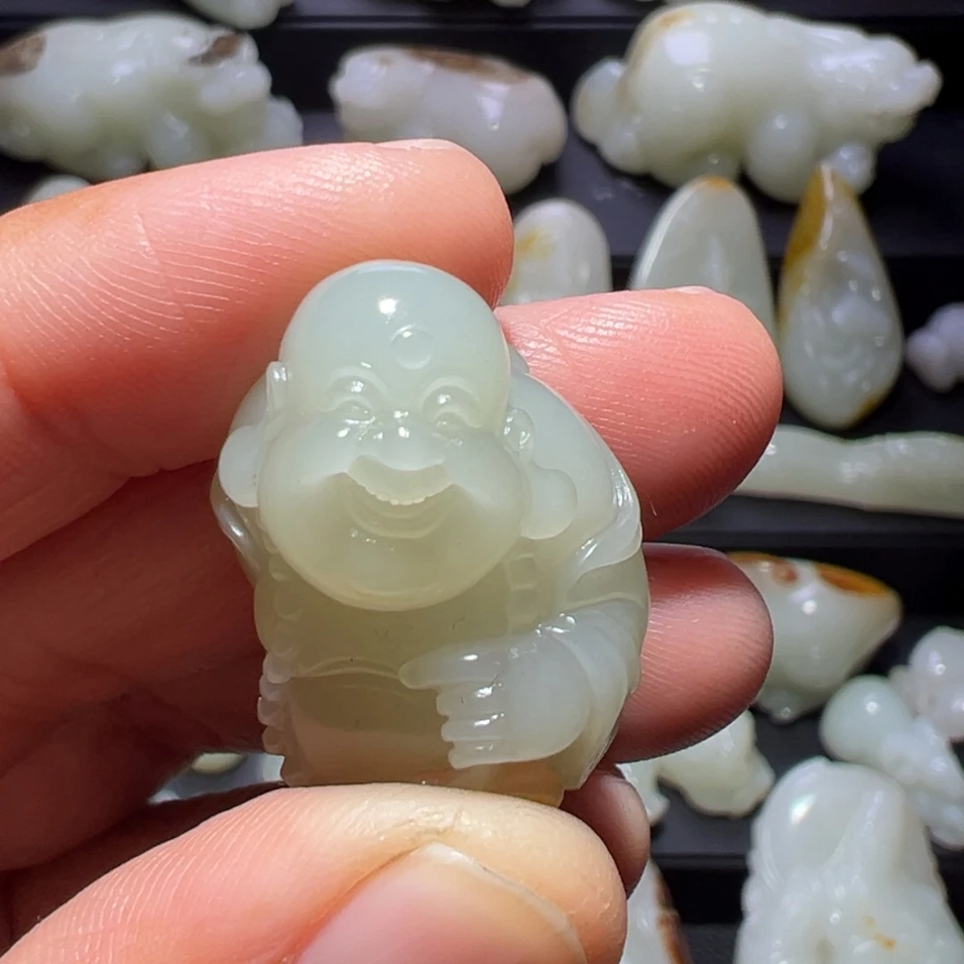 板***）和田玉未镶嵌颈饰