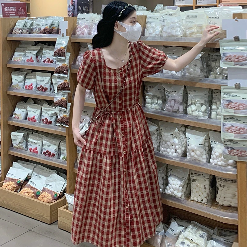 初中女生温柔风甜美红格子连衣裙大童法式泡泡袖高中生显瘦中长裙