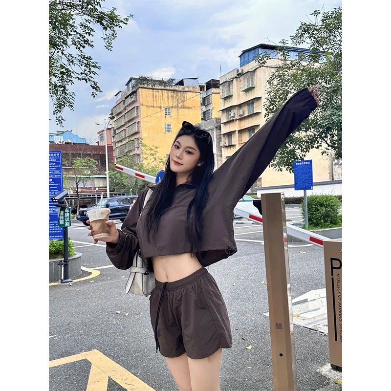 2025新款秋季显瘦修身网红穿搭衬衫上衣休闲简约时尚百搭高腰短裤