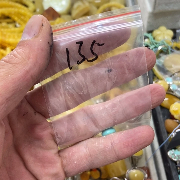 ****子未镶嵌蜜蜡裸石吊坠