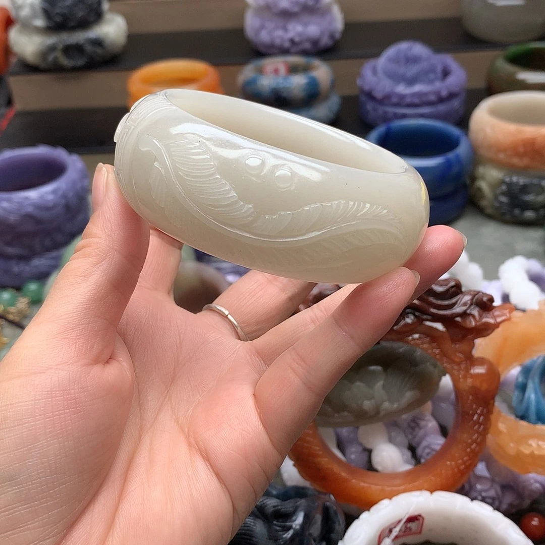 毛衣链未镶嵌石英质玉琉*