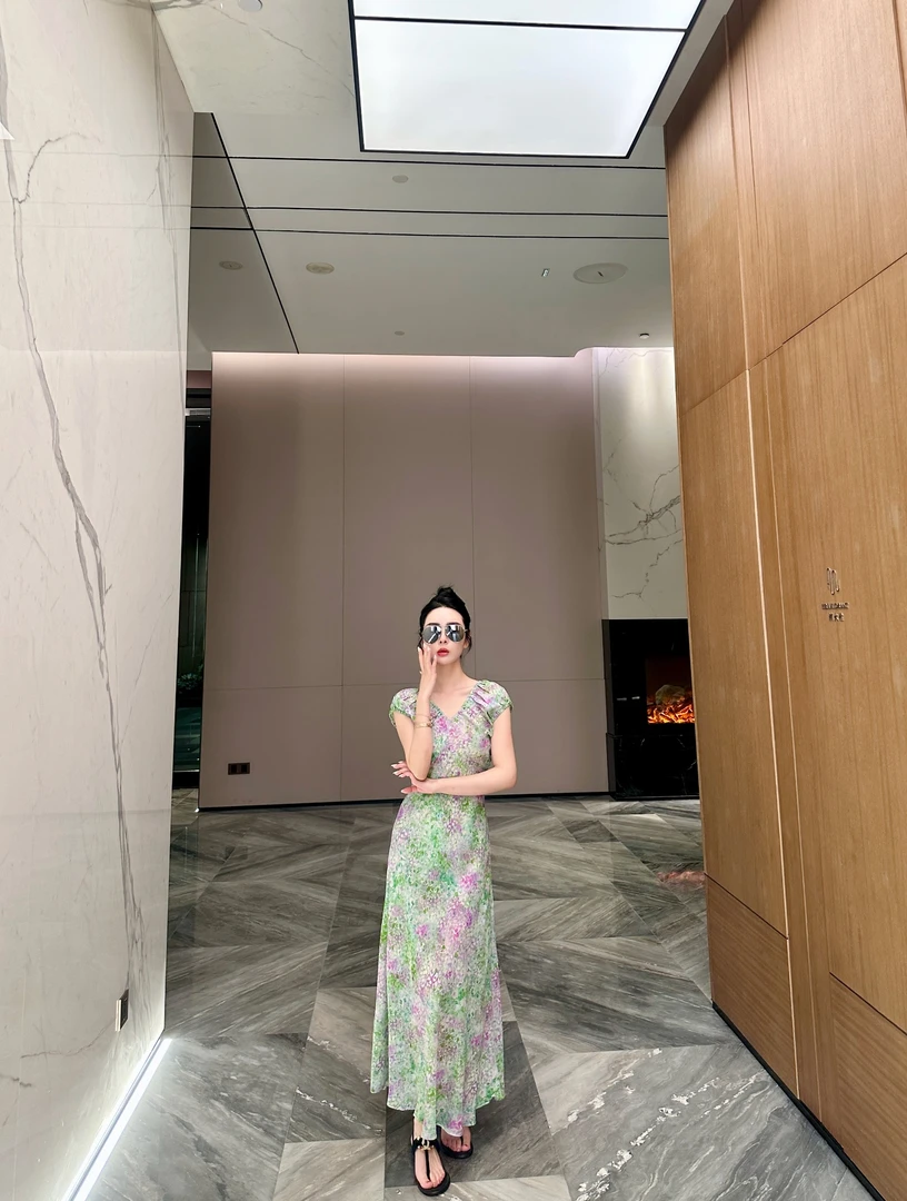 DL乐乐家【薄荷青柚】洋气显瘦碎花大气感桑蚕丝连衣裙气质