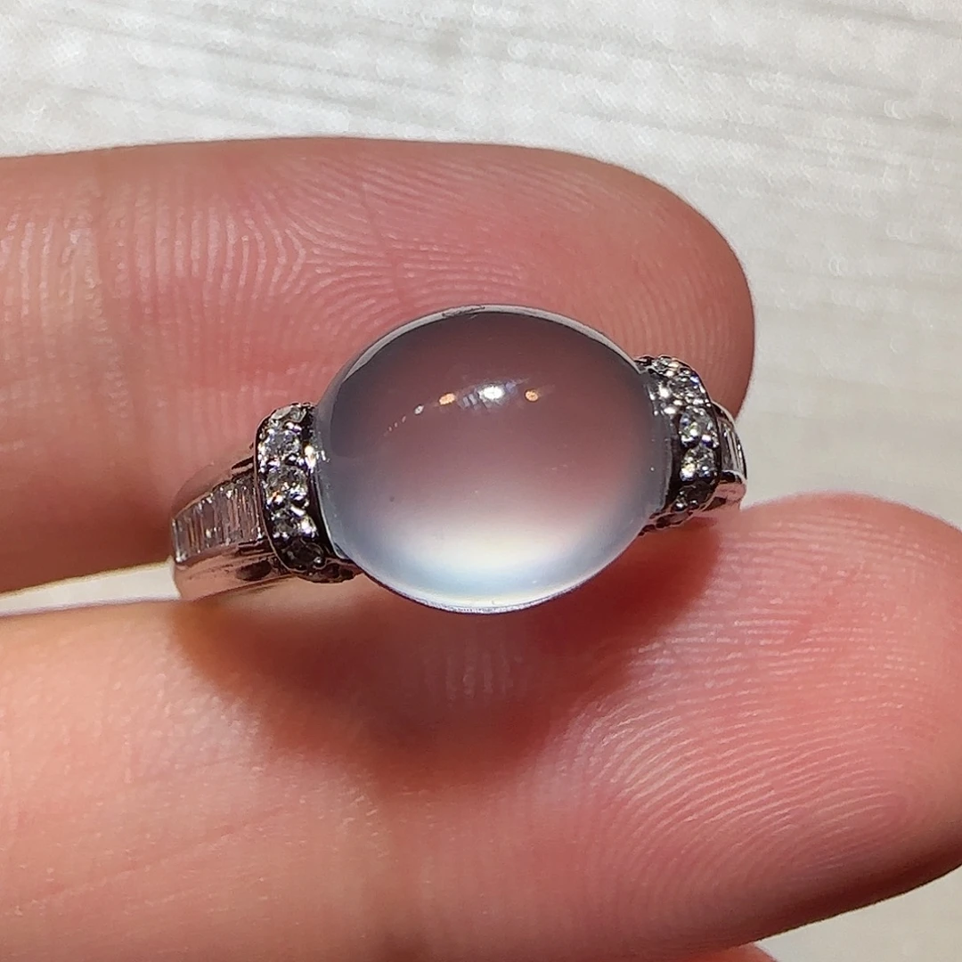 18K金镶嵌戒指翡翠戒指