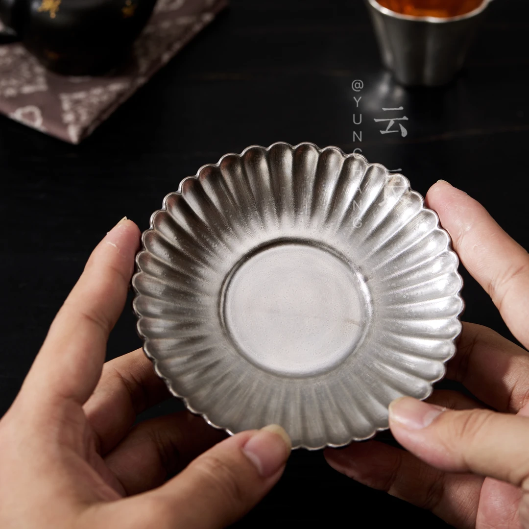 云长 云由山坊银彩釉小菊碟手打花瓣茶盘鎏银壶承托