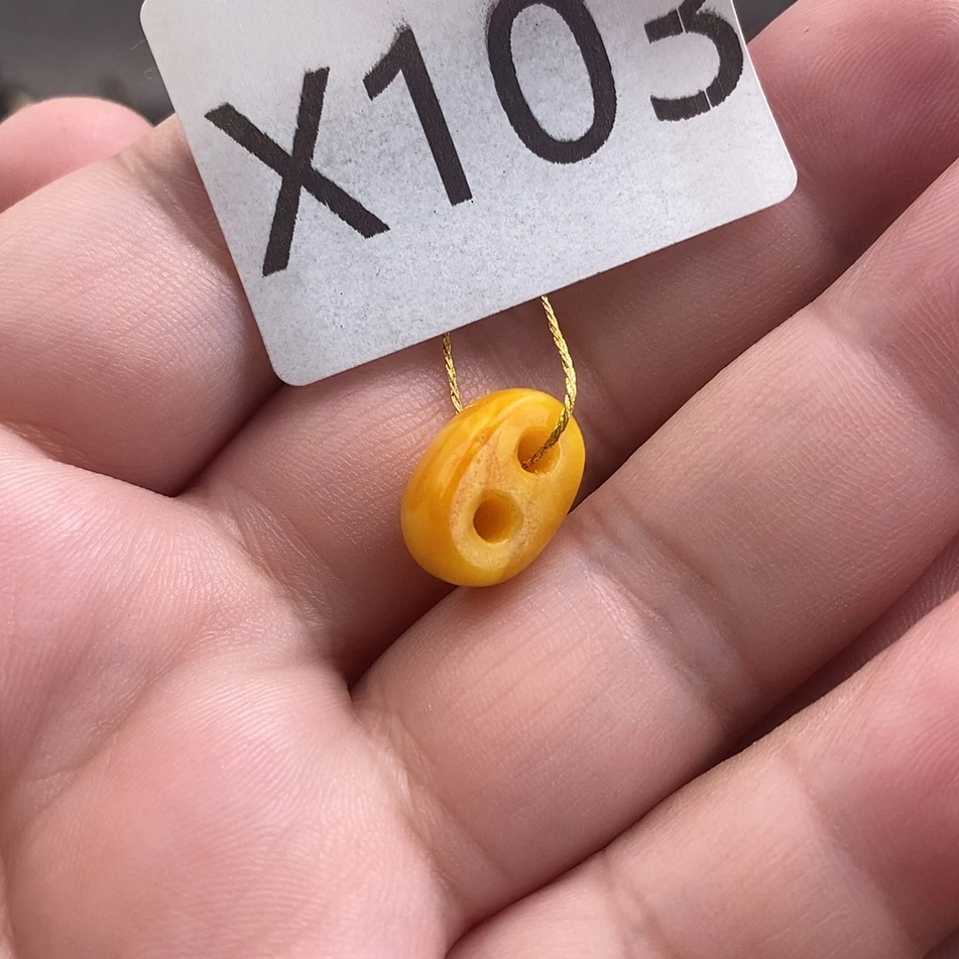 蜜蜡未镶嵌珠宝奇石