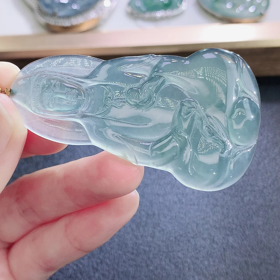 翡翠18K金镶嵌颈饰翡翠