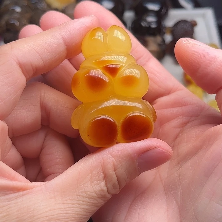 琥珀颈饰未镶嵌蜜蜡兔
