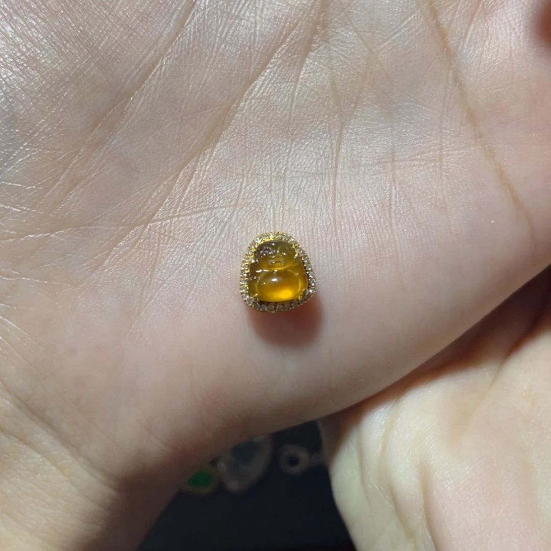 【闪购商品】翡翠18K金镶嵌颈饰小*?