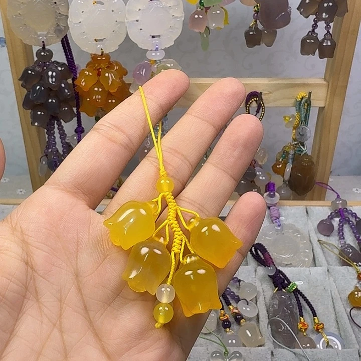 手机挂件福利款，黄色铃兰花