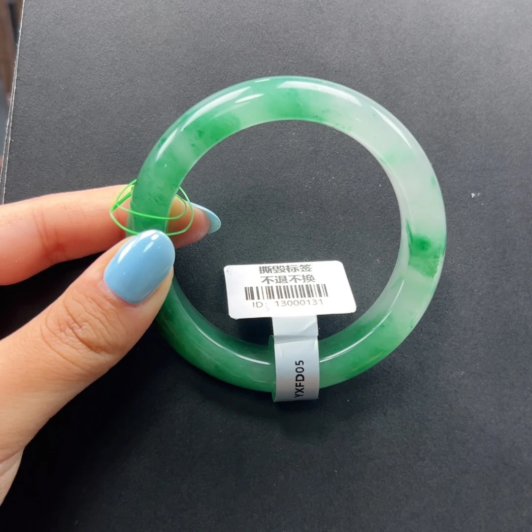 石英质玉未镶嵌手镯+周周55.1