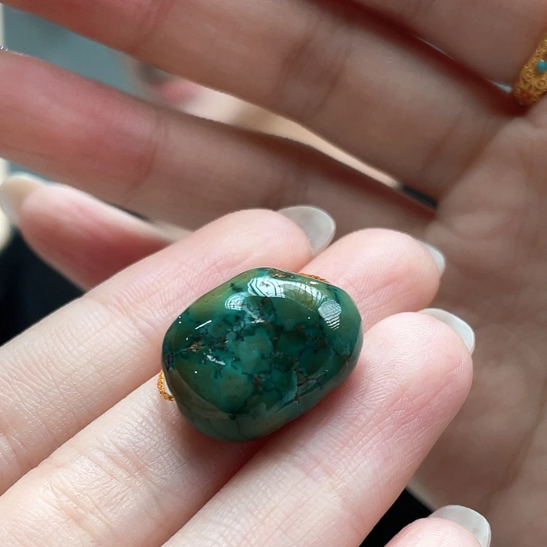 未镶嵌绿松石颈饰