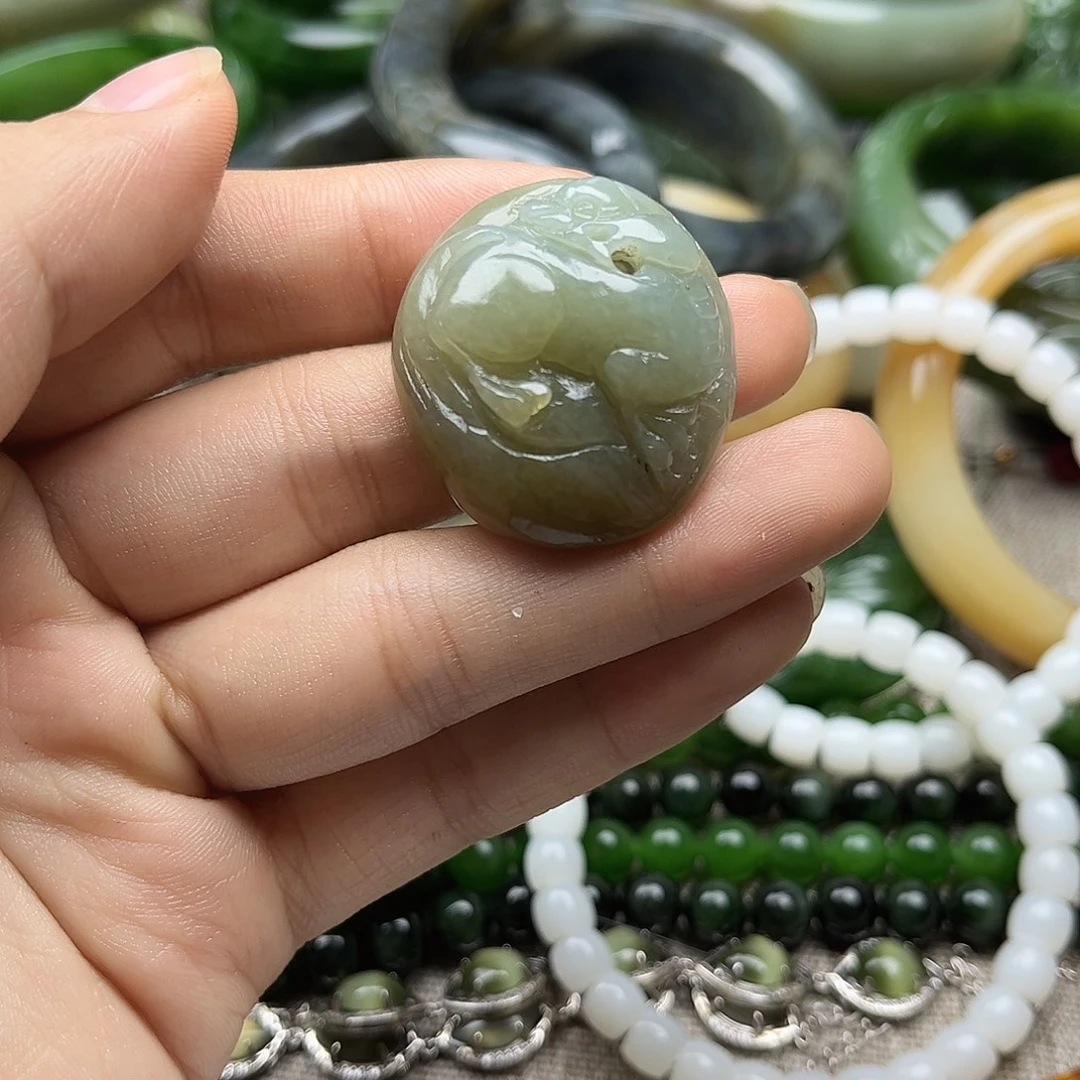 和田玉（糖玉）未镶嵌颈饰
