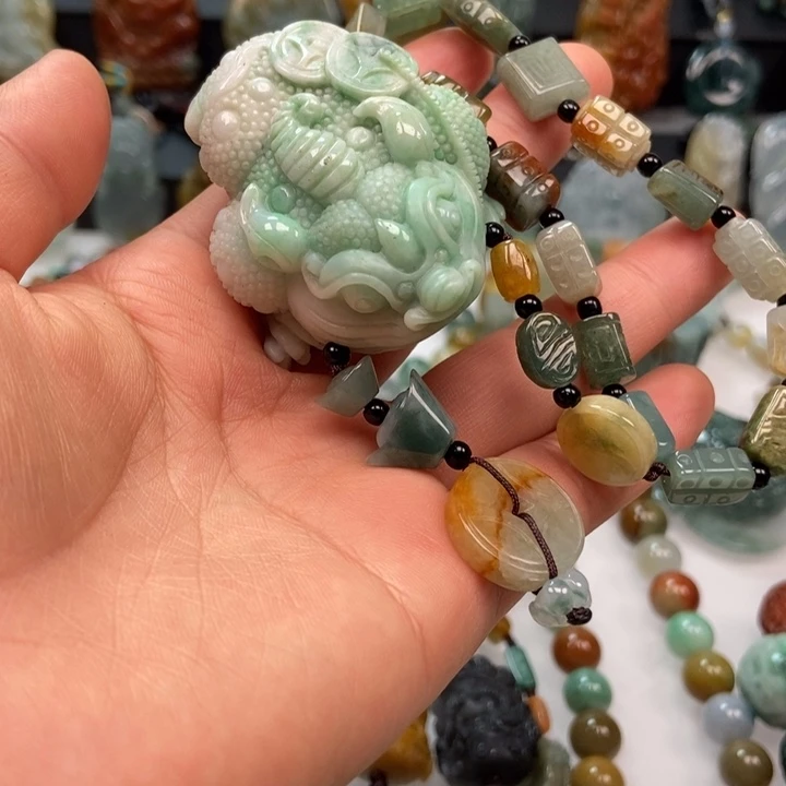 翡翠未镶嵌把件腾冲老料翡翠