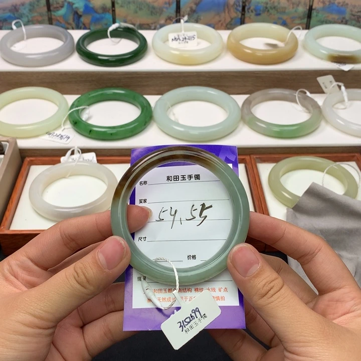 和田玉手镯未镶嵌