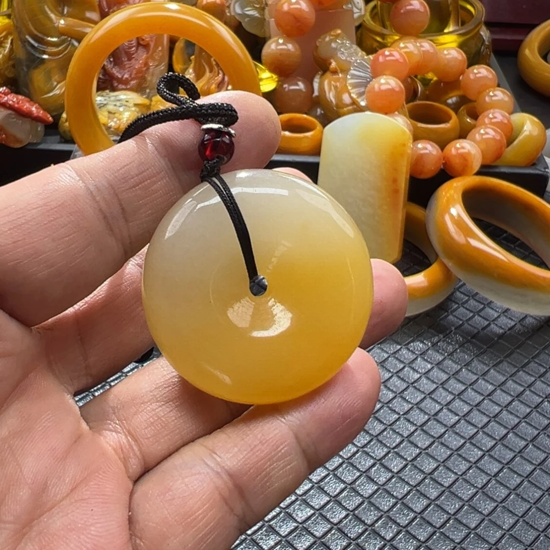 石英质玉未镶嵌颈饰