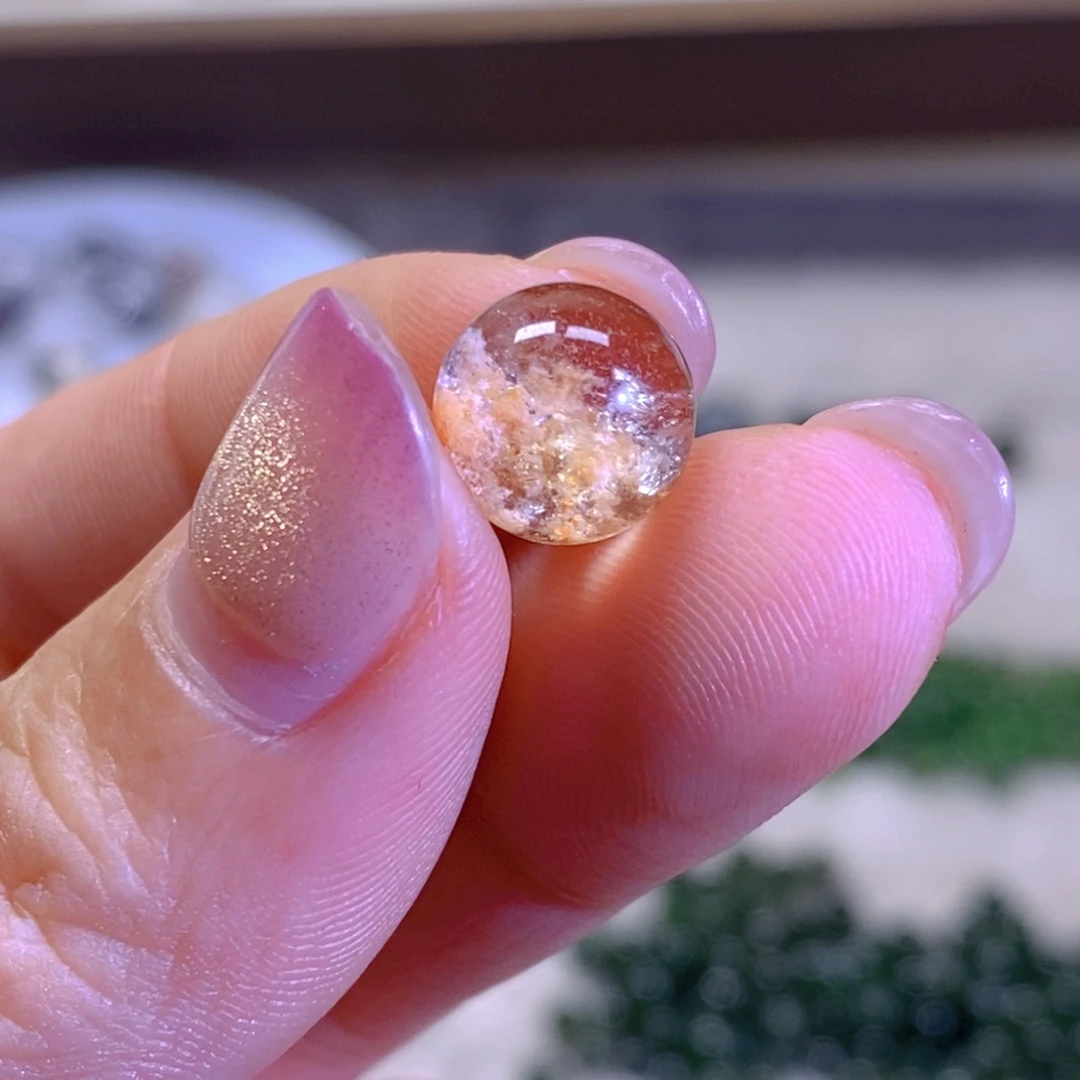 颈饰未镶嵌水晶，