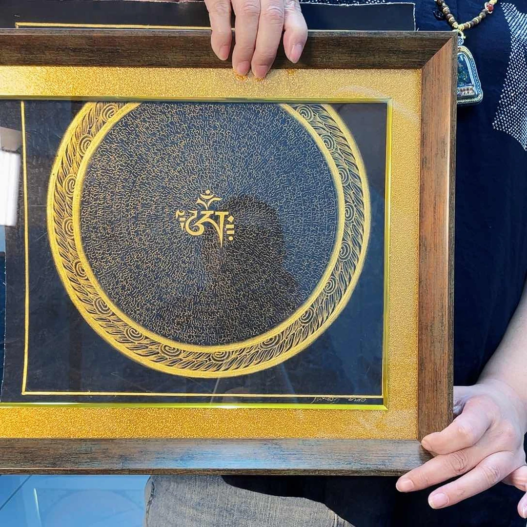 卷轴画?***㤅那噶王手绘唐卡带框40厘米 六字