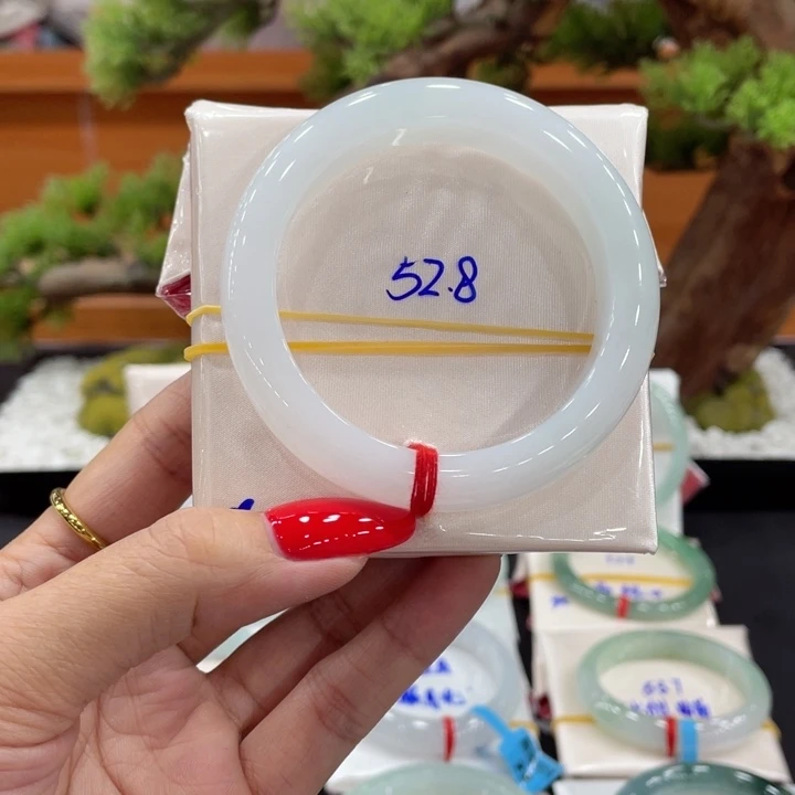 翡翠未镶嵌手镯缅甸翡翠