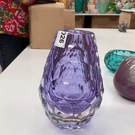 琉璃花瓶高22厘米口径6厘米