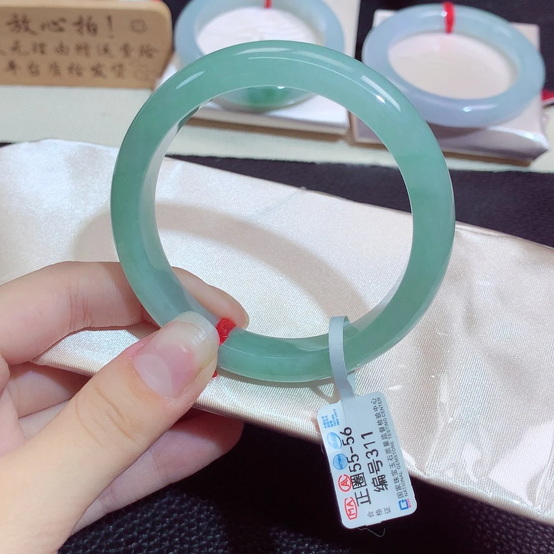 翡翠未镶嵌手镯311