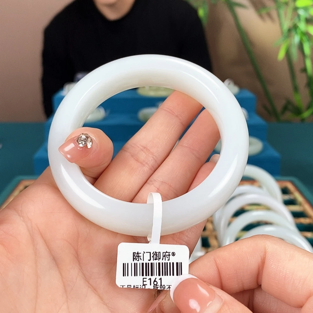 和田玉未镶嵌手镯E161