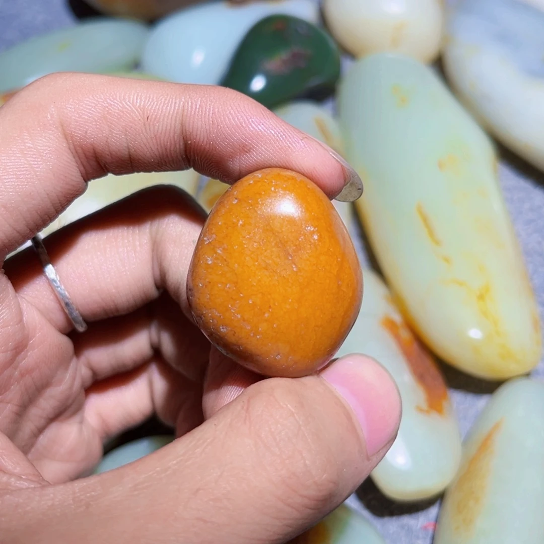 和田玉未镶嵌珠宝奇石