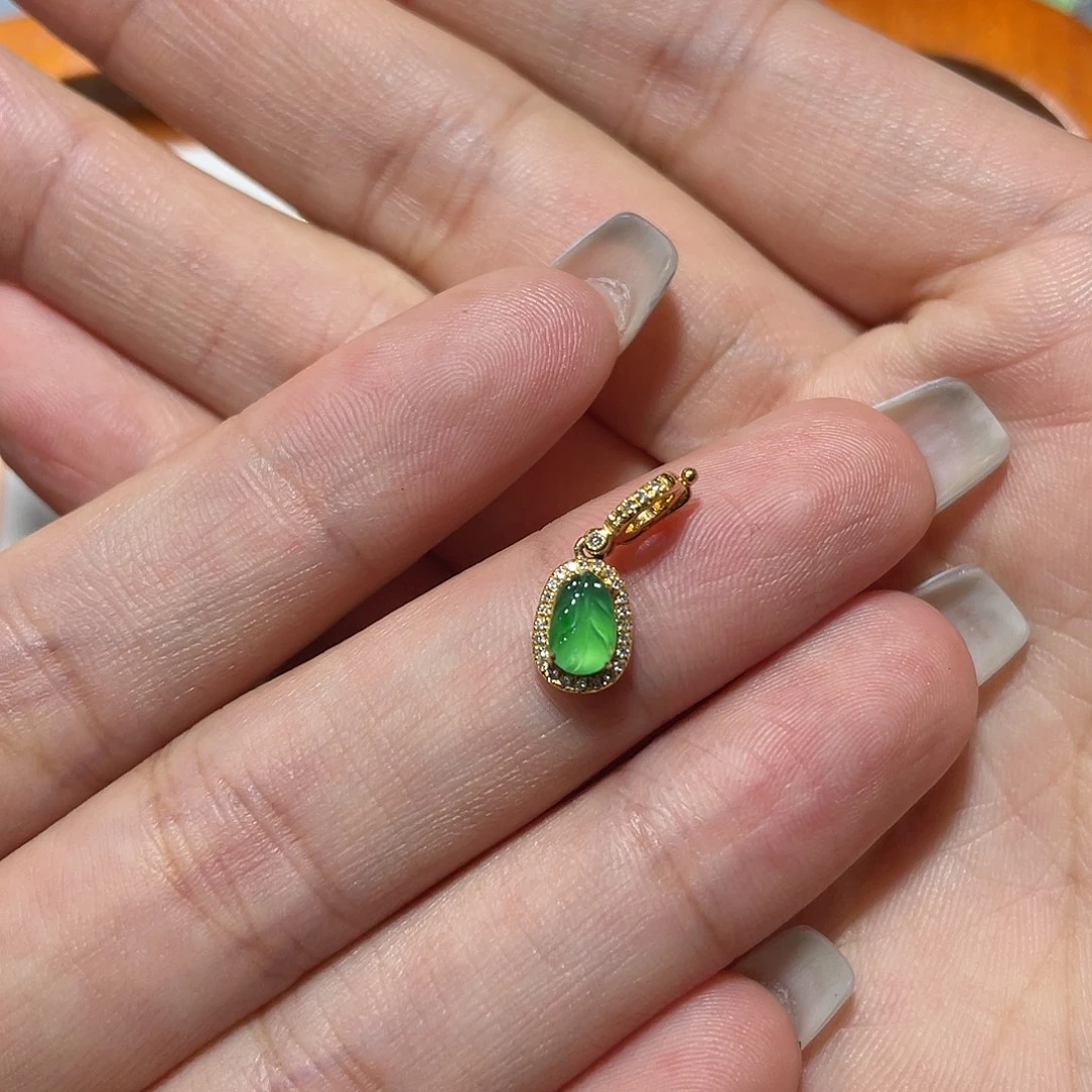 吊坠(不含链)18K金镶嵌翡翠