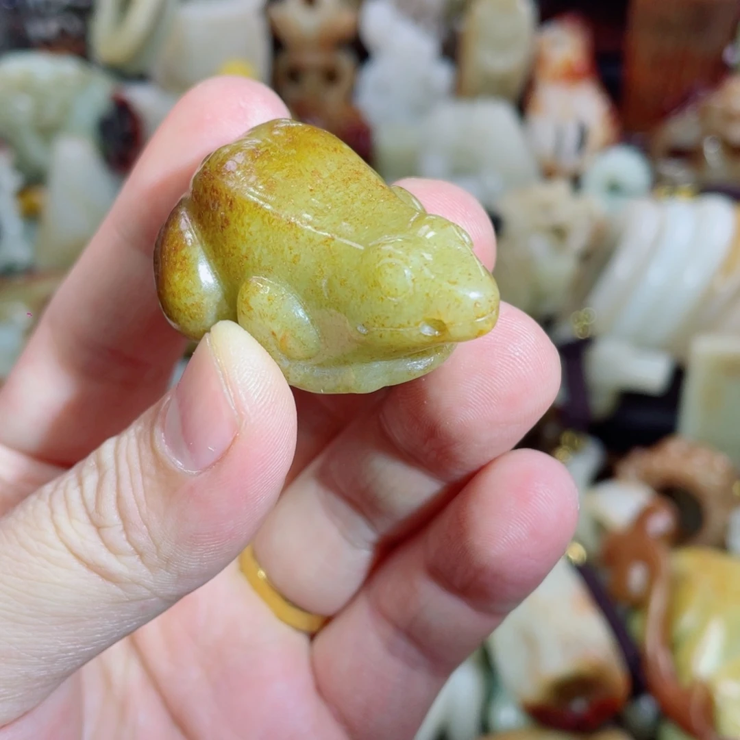 和田玉未镶嵌把件