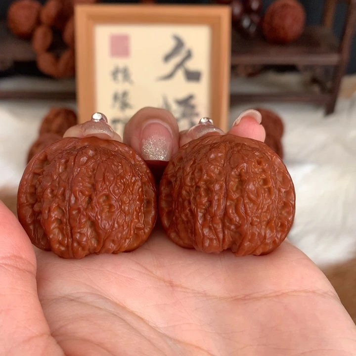 文玩核桃把件白*37全品血麒麟