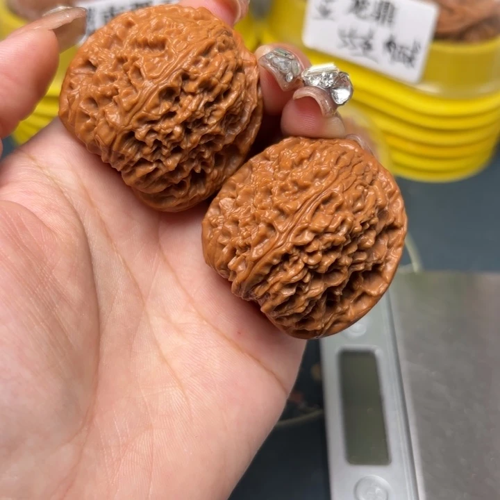 文玩核桃吊坠43-32235-02