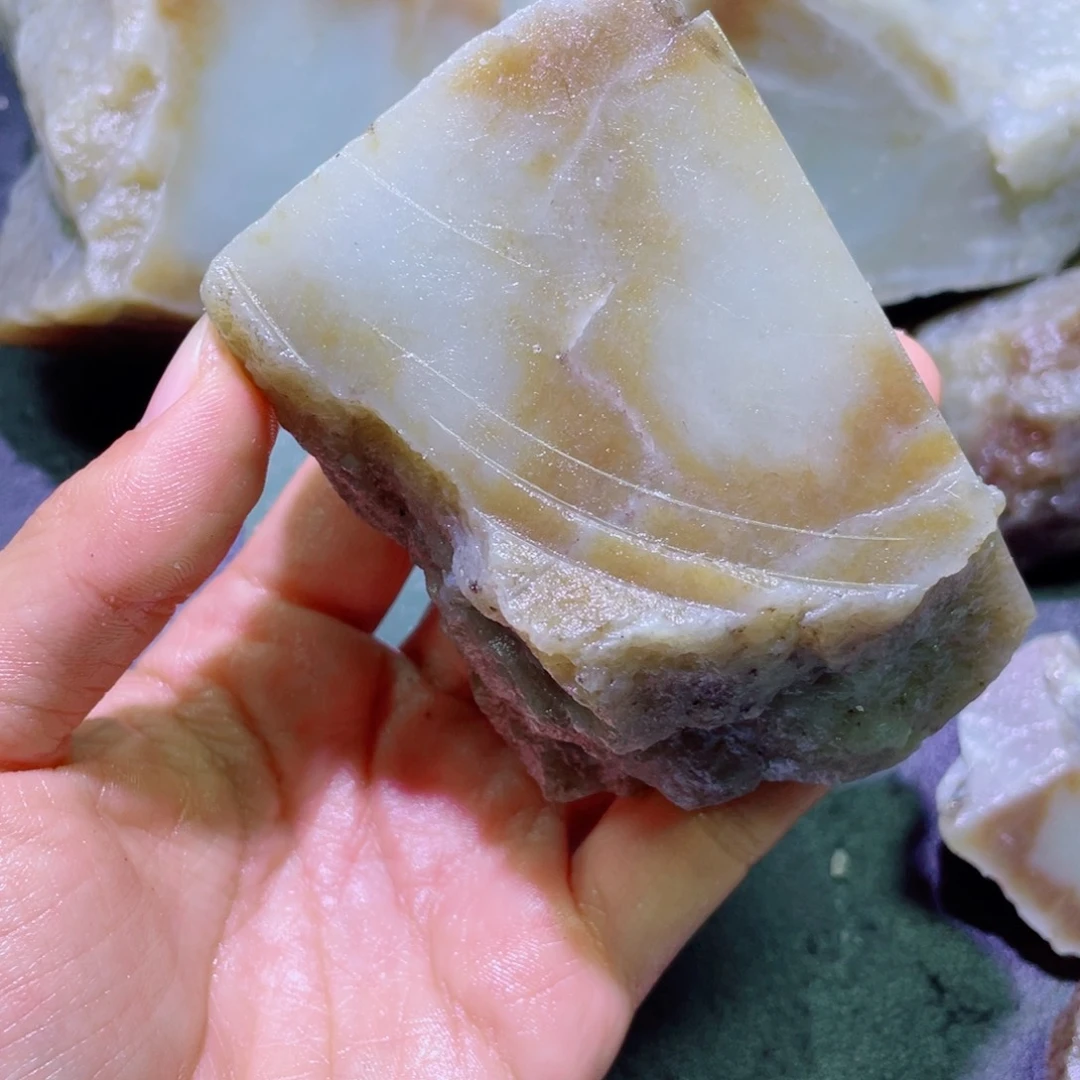 和田玉未镶嵌珠宝半成品