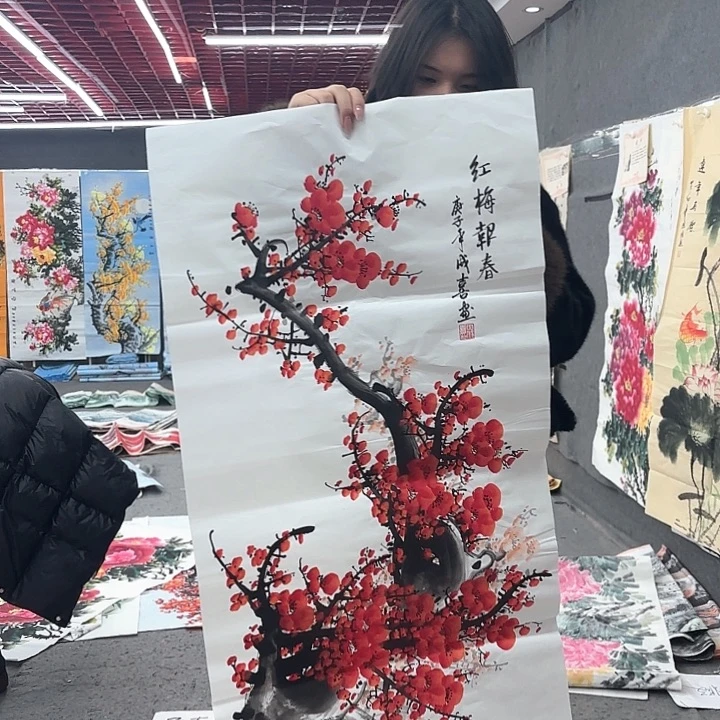 国画无毛或近于被白色