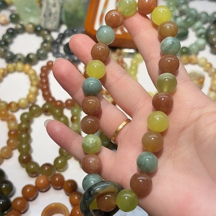 蛇纹石玉未镶嵌手持